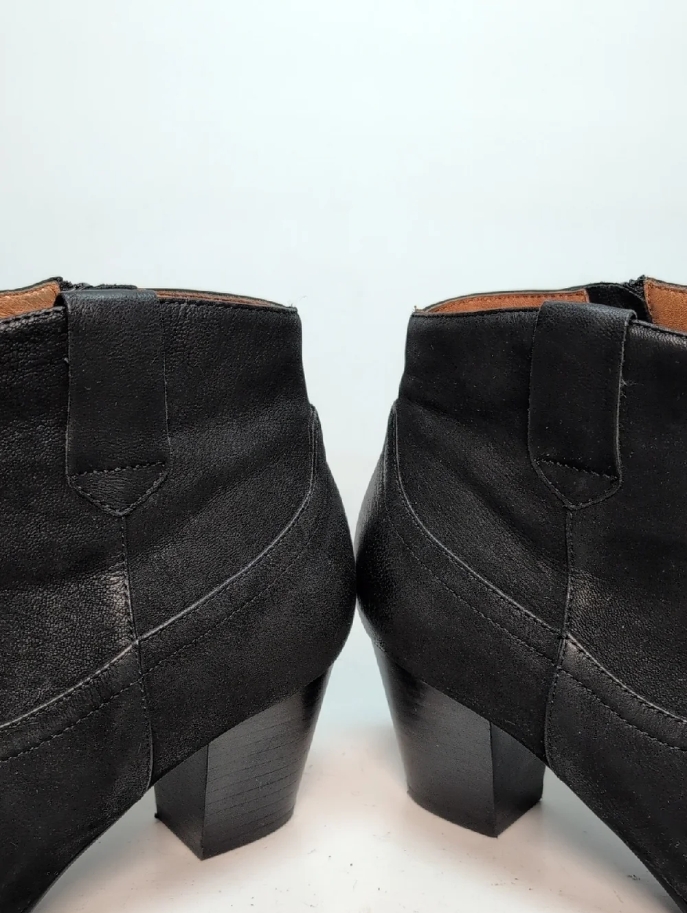Vionic Upright Windom ankle boots western style booties. Womans size 8.5 EU 40